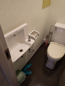 歯科クリニックのトイレ取替え工事